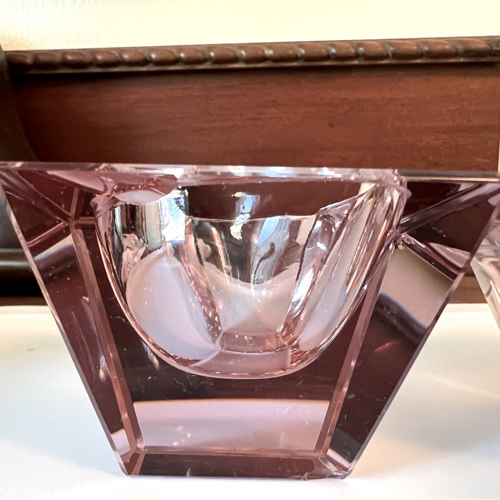 Set of 2 Lavender Glass Ash Trays- art Deco style… Beautiful color of lavender
